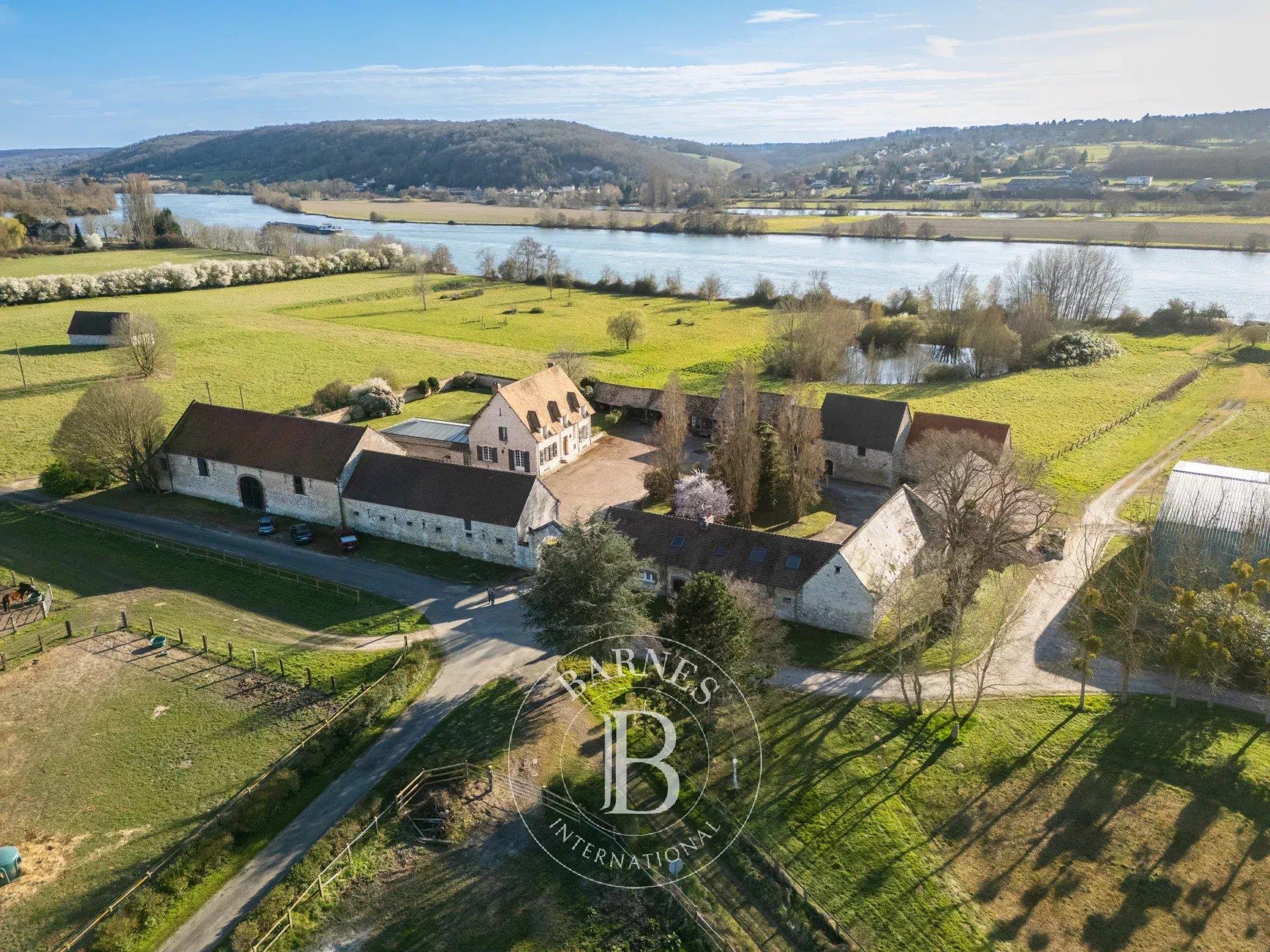 25-Hectare estate on the Seine - 1 hour from Paris