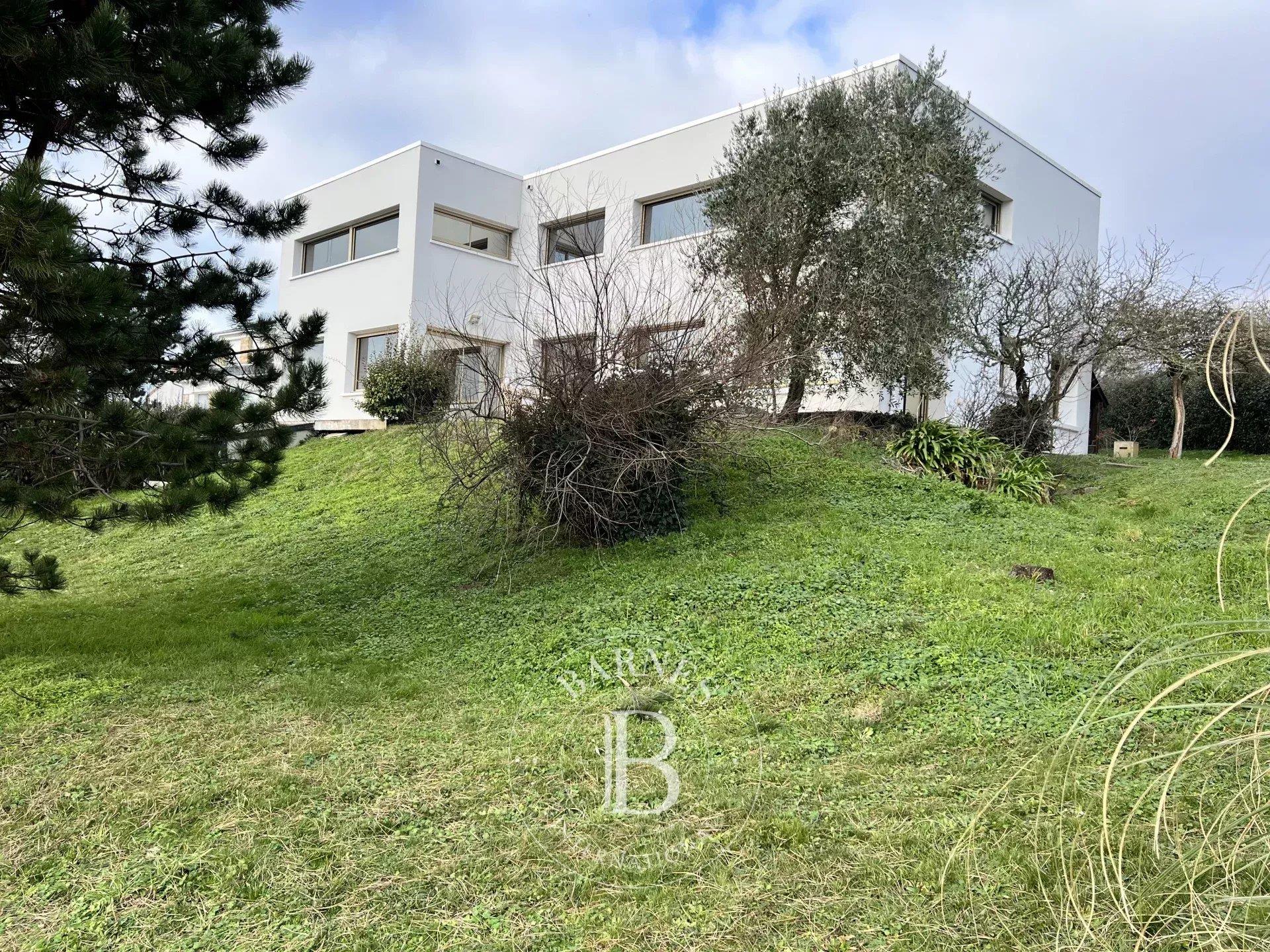 Köp: Hus (50270)