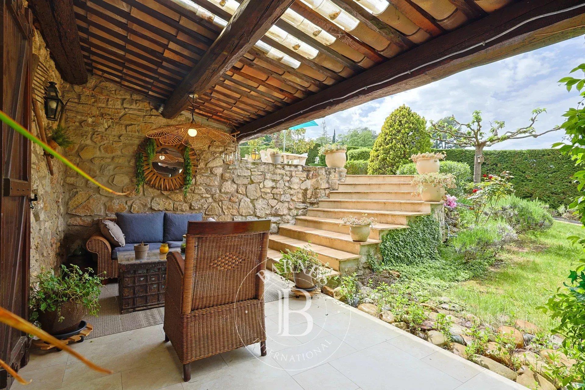 Compra: Vivenda (83720)
