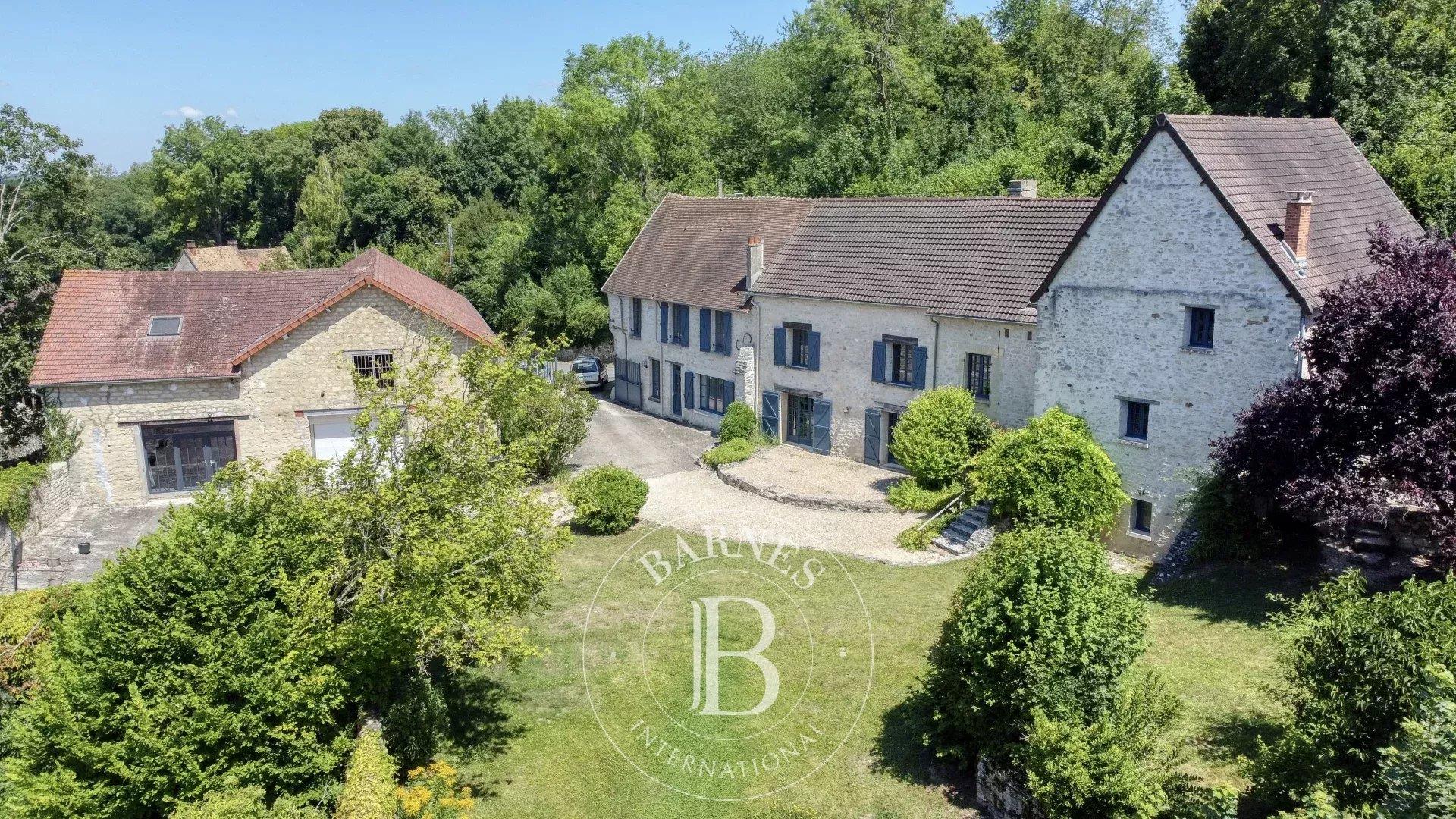 Charming renovated property - 50mn from Paris - Outbuildings