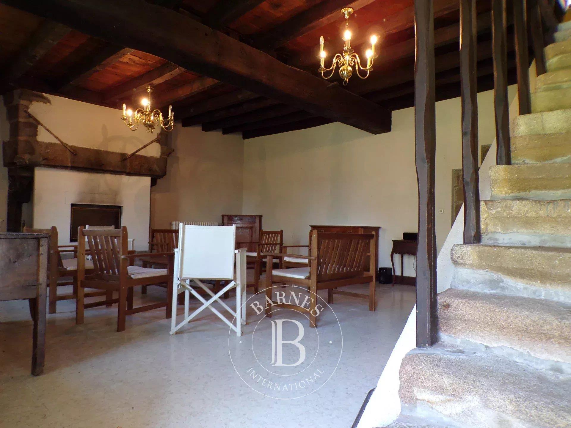 Sole Agent - Vendée border - Country house - 2ha with pond