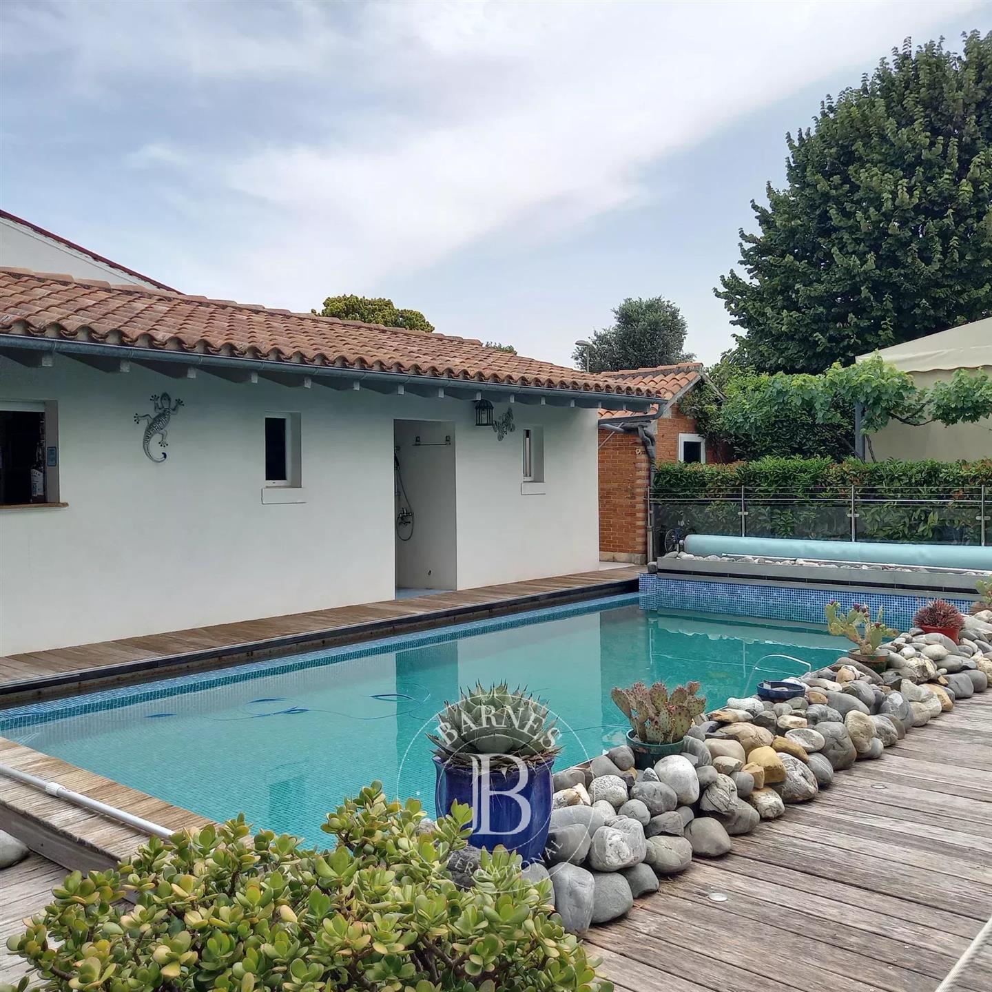 Near La Rochelle - Former commandery - 1600m² garden