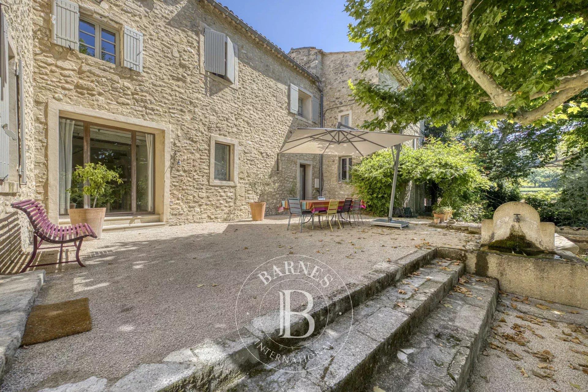 Barnes - Magnificent 12th century Priory at the foot of Mont Ventoux