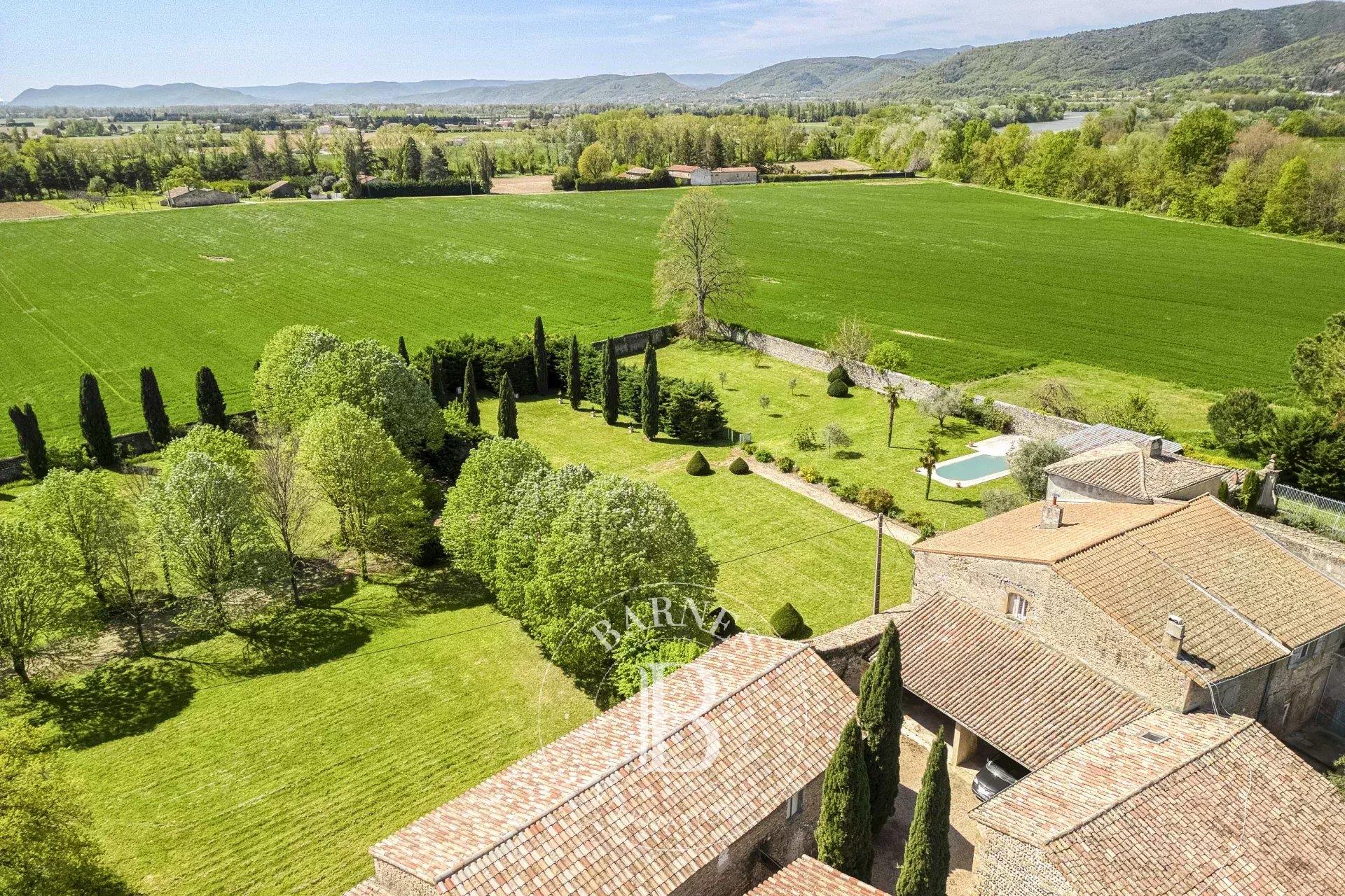 Barnes Drôme - Sud Valence - 18th century property with formal garden - 2.3 hectares of land - Swimm