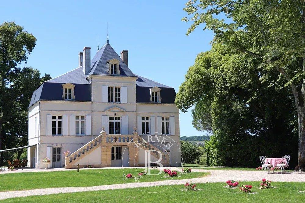 Monbazillac, Périgord - Renovated 19th-century Manor – Wooded Park and Swimming Pool