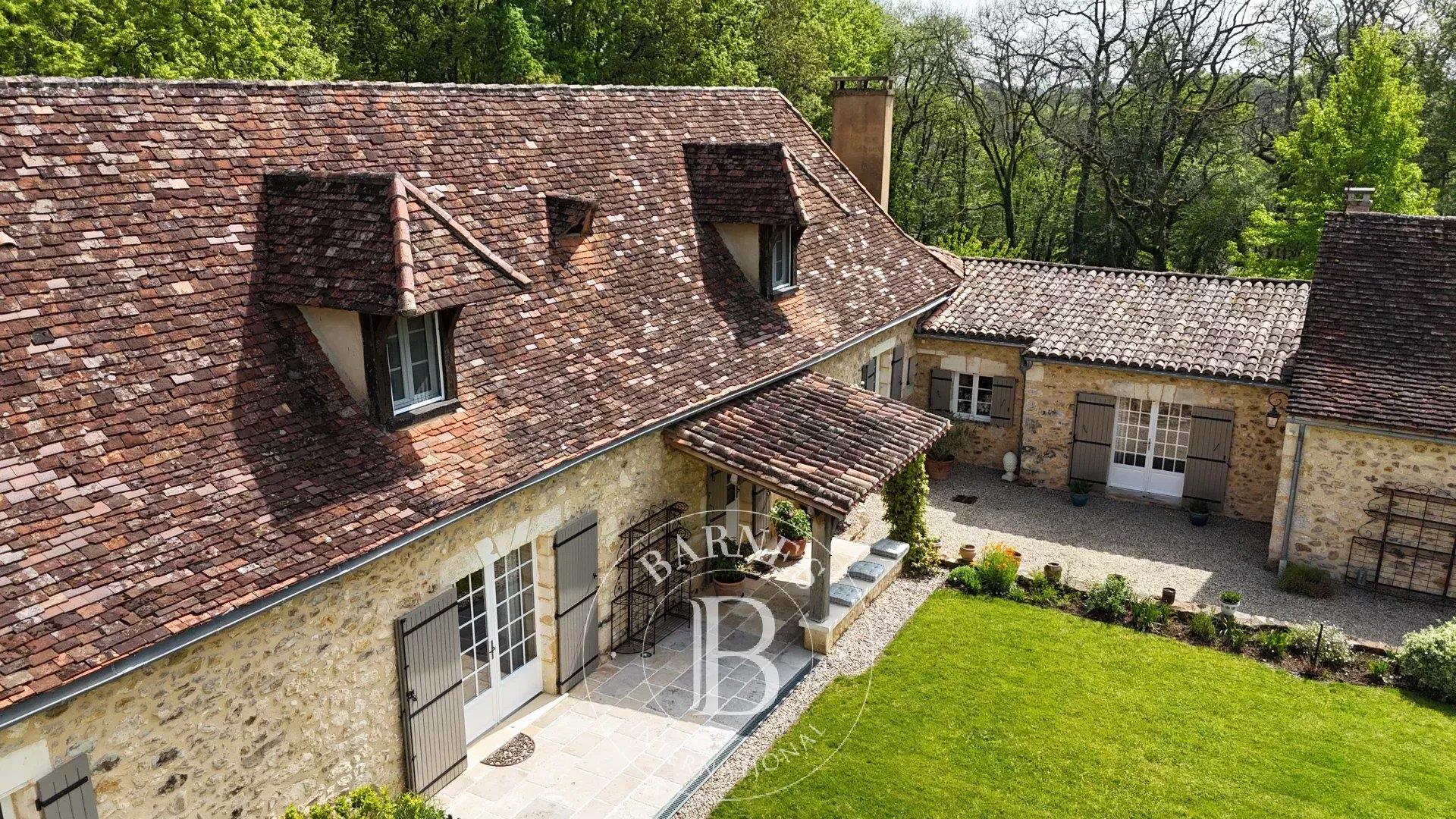 Périgord, Bergerac – Renovated 18th-Century Character Home – Nearly 3-Hectare Park with Swimming Poo