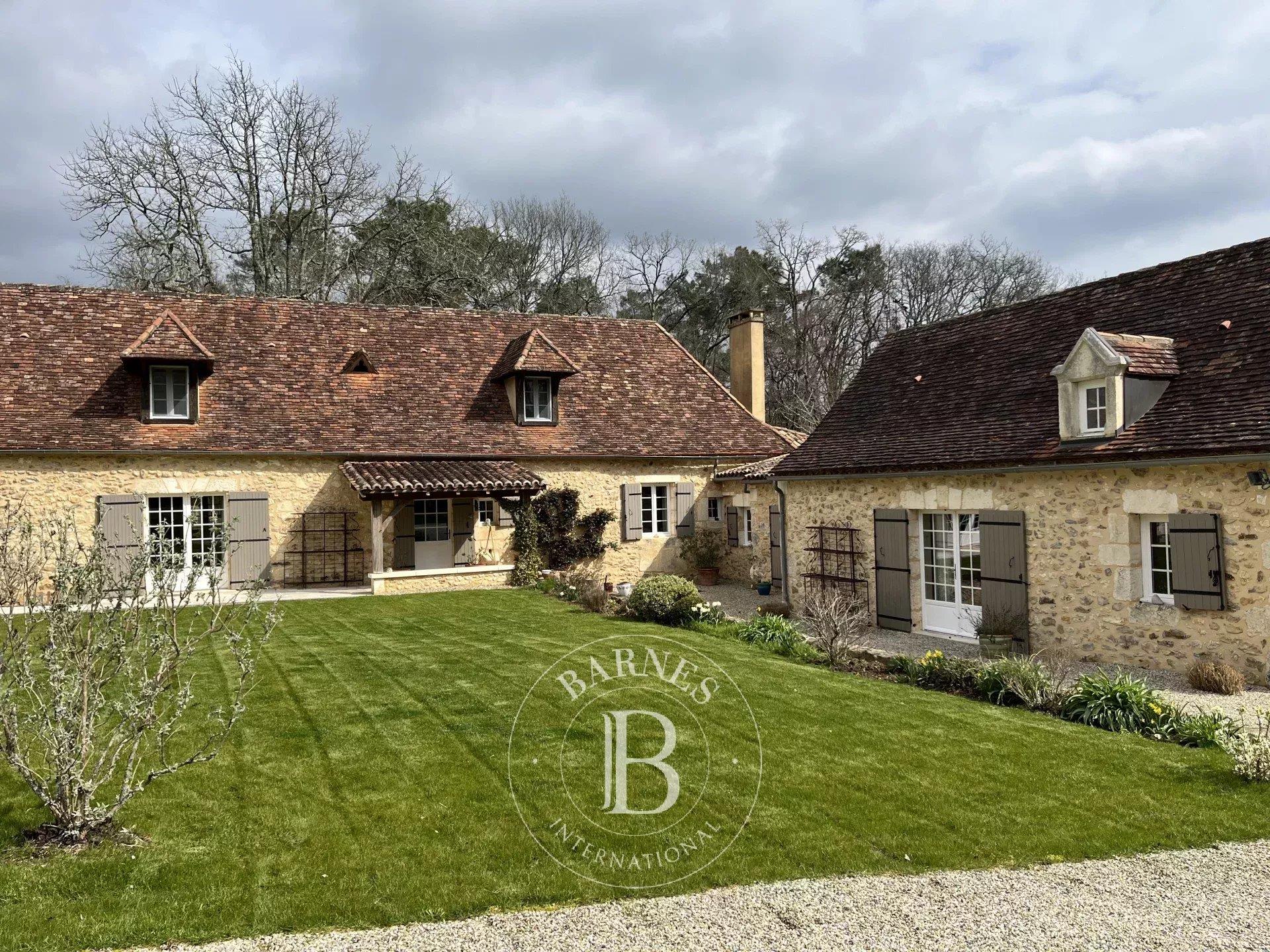 Périgord, Bergerac – Renovated 18th-Century Character Home – Nearly 3-Hectare Park with Swimming Poo