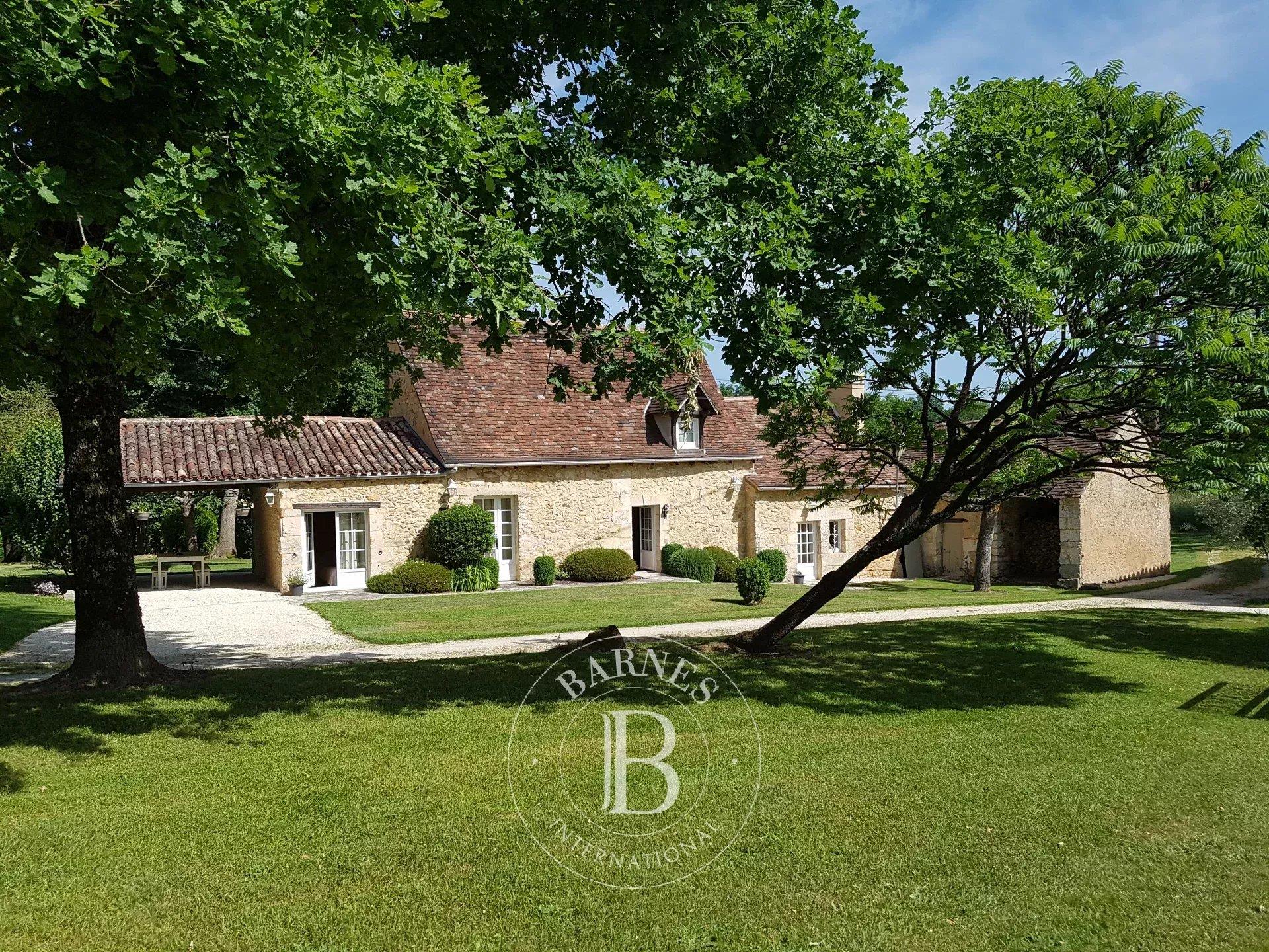 Périgord, Bergerac – Renovated 18th-Century Character Home – Nearly 3-Hectare Park with Swimming Poo