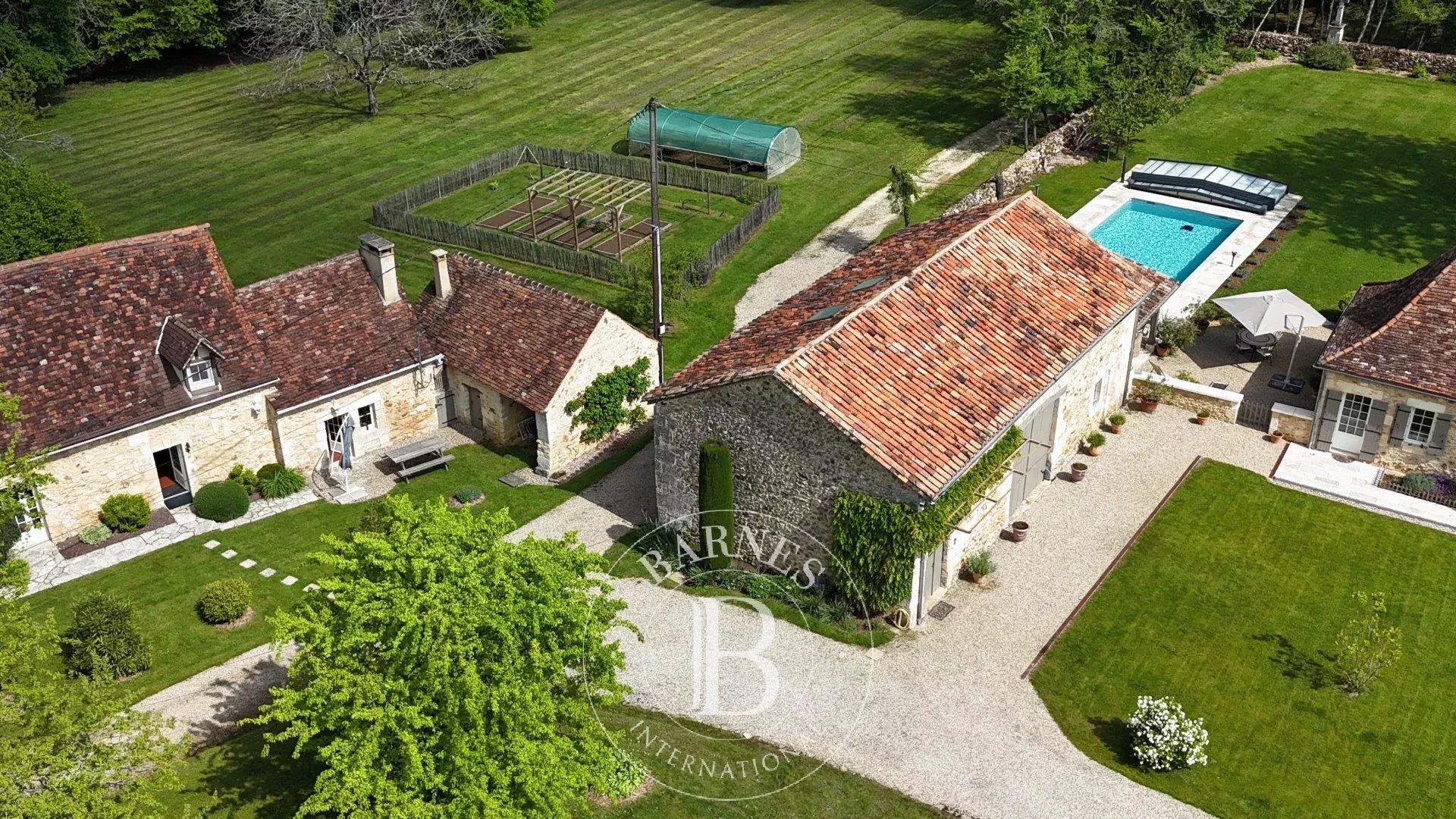 Périgord, Bergerac – Renovated 18th-Century Character Home – Nearly 3-Hectare Park with Swimming Poo