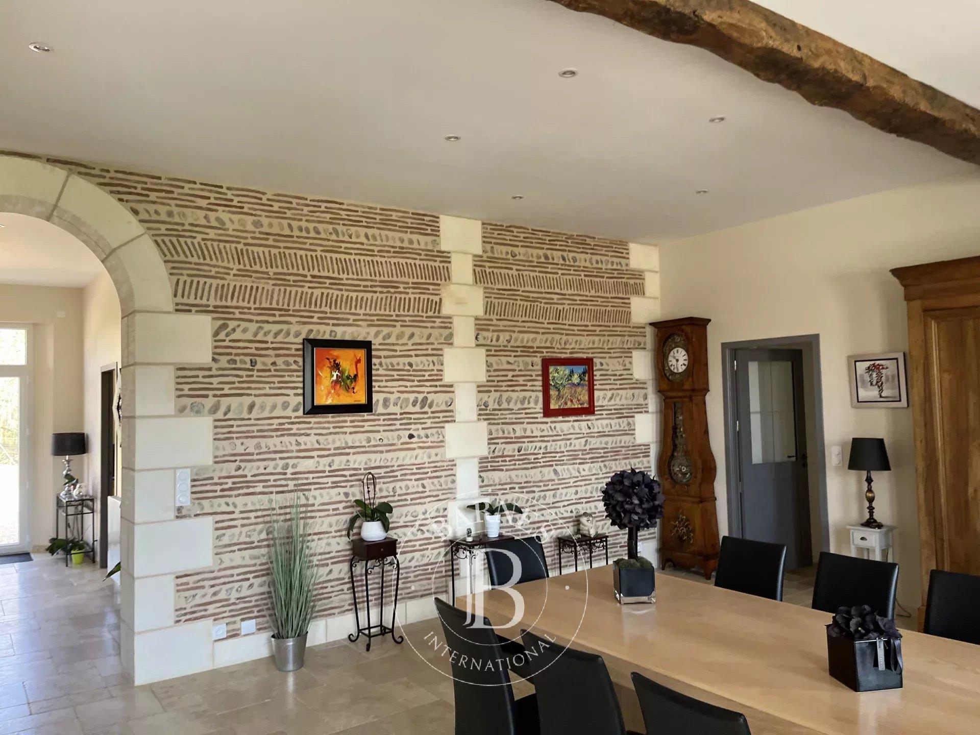 Périgord, Bergerac - Contemporary house with 20 hectares