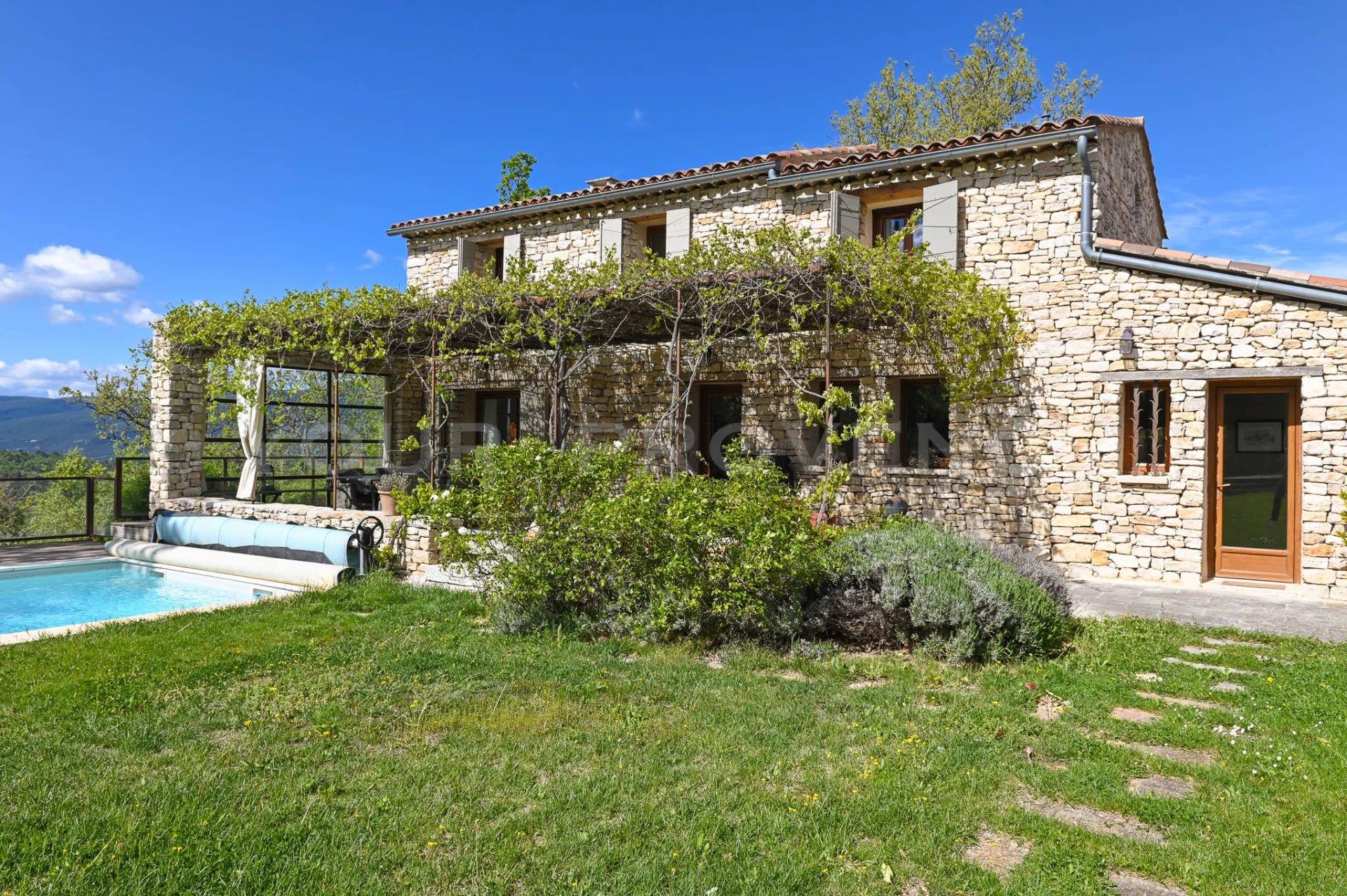 House With Dominant View