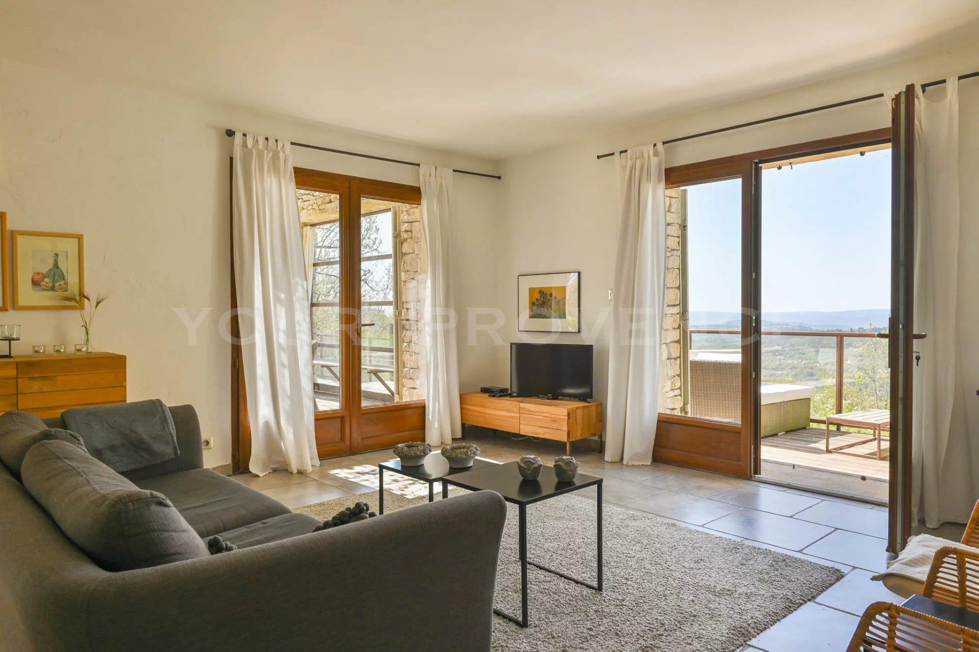 House With Dominant View