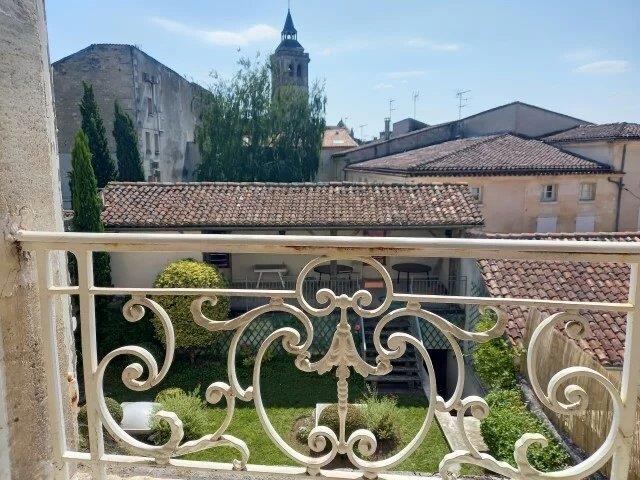 Beautiful Mansion in the heart of Cognac with enclosed garden