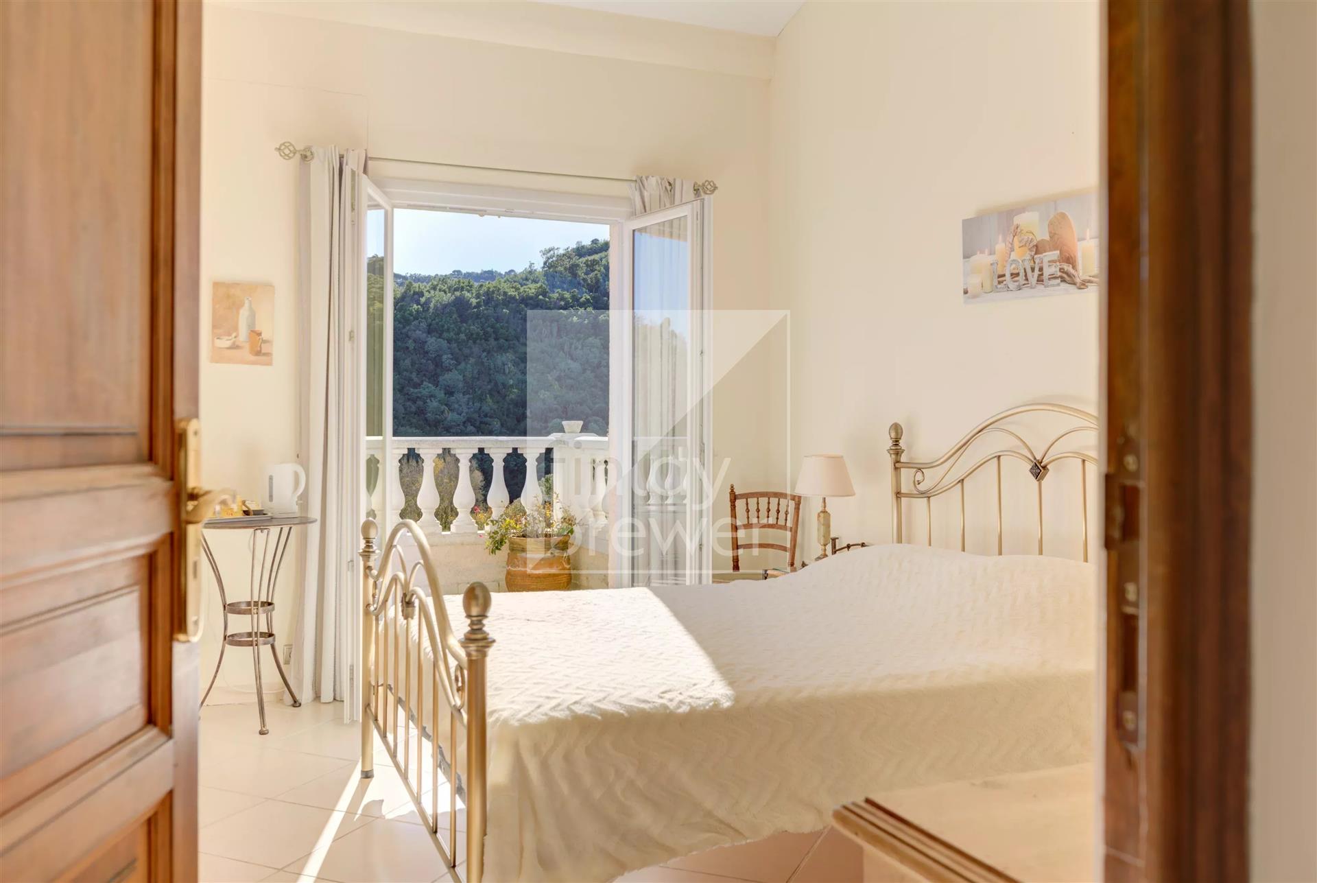 Compra: Vivenda (06810)