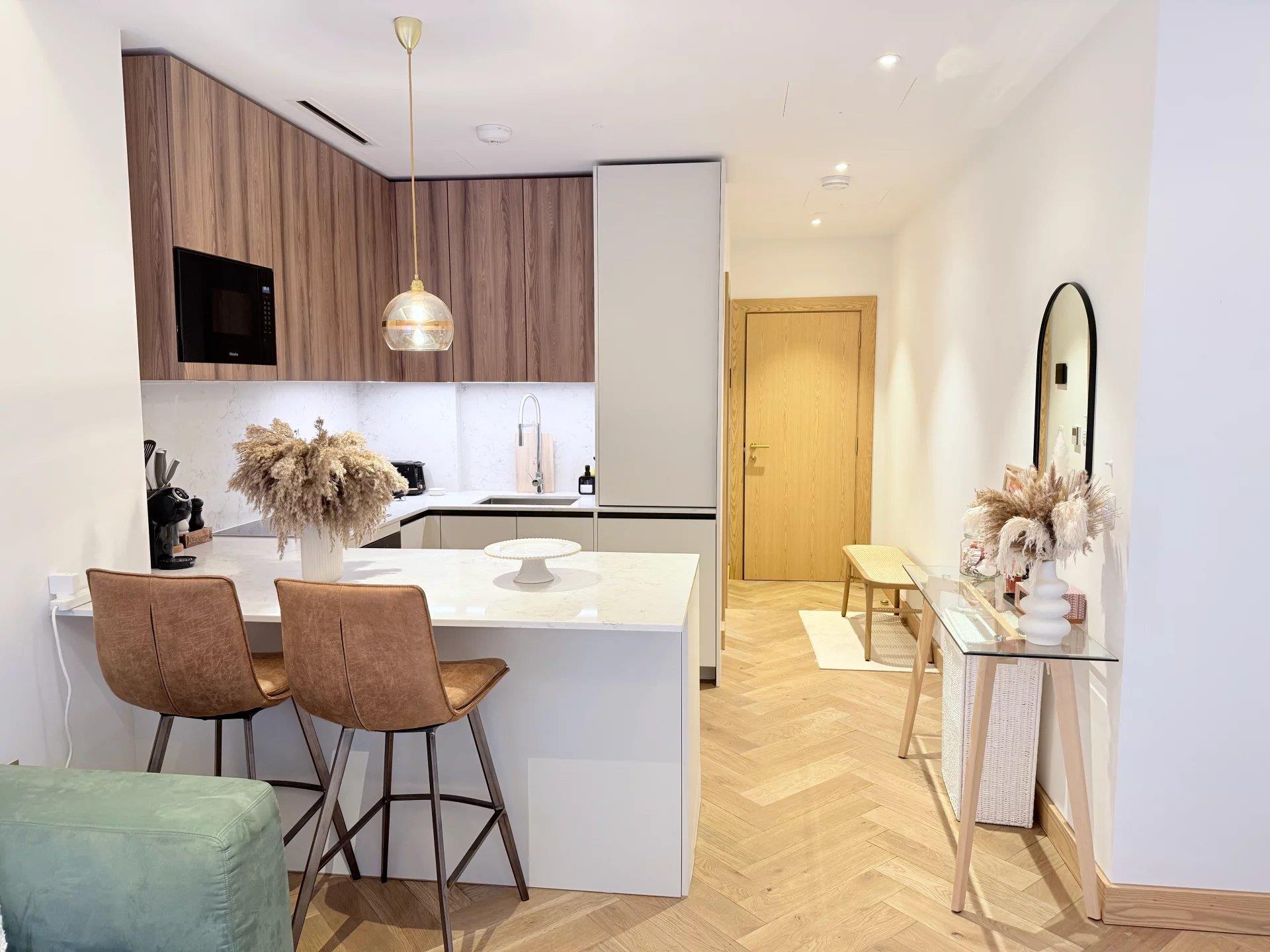 London | Apartment | 1 Bedrooms | 1 Bathroom | 362 sqft plus 300 sqft Terrace | £1.175M| Ref: 855775