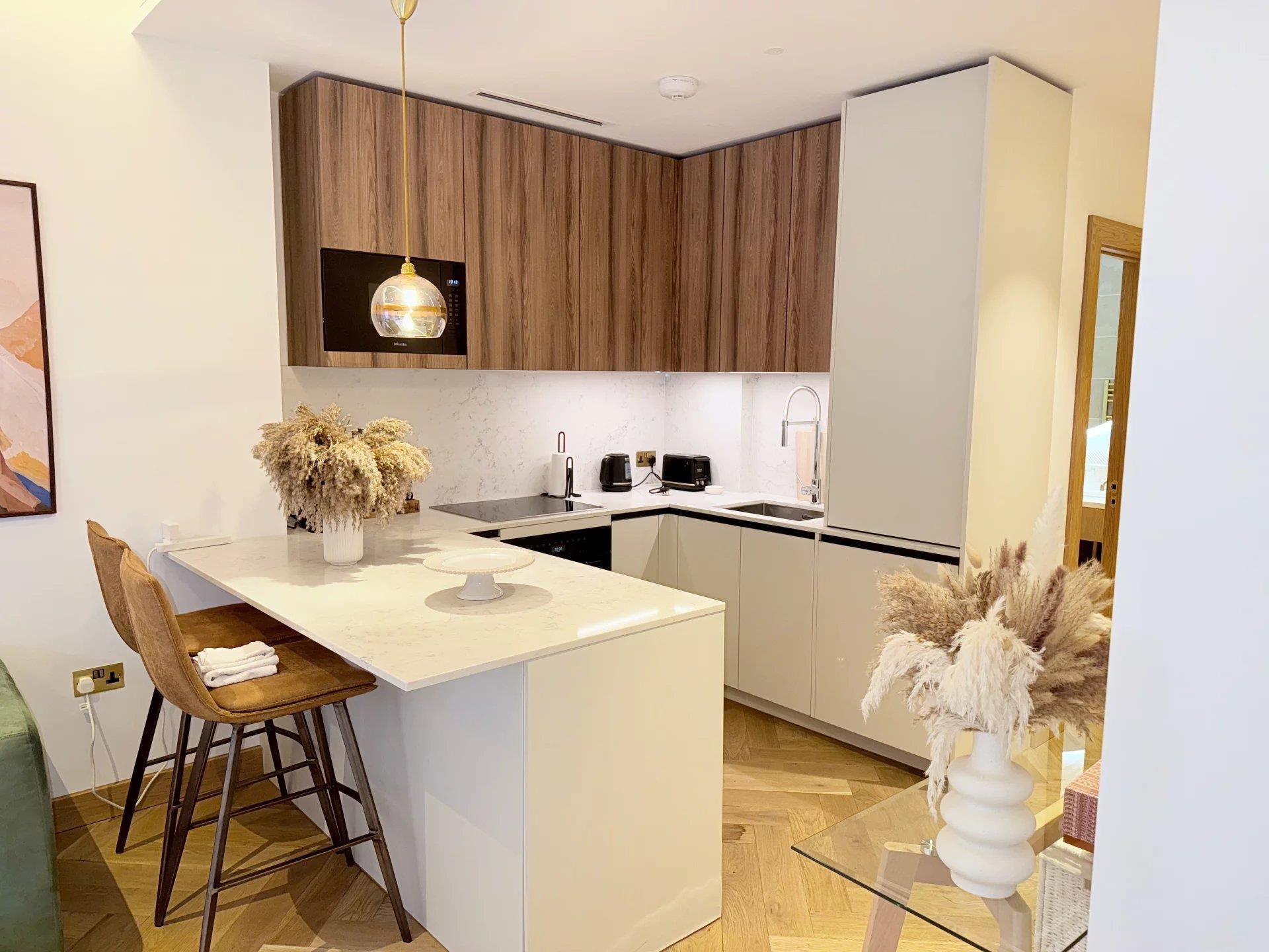 London | Apartment | 1 Bedrooms | 1 Bathroom | 362 sqft plus 300 sqft Terrace | £1.175M| Ref: 855775