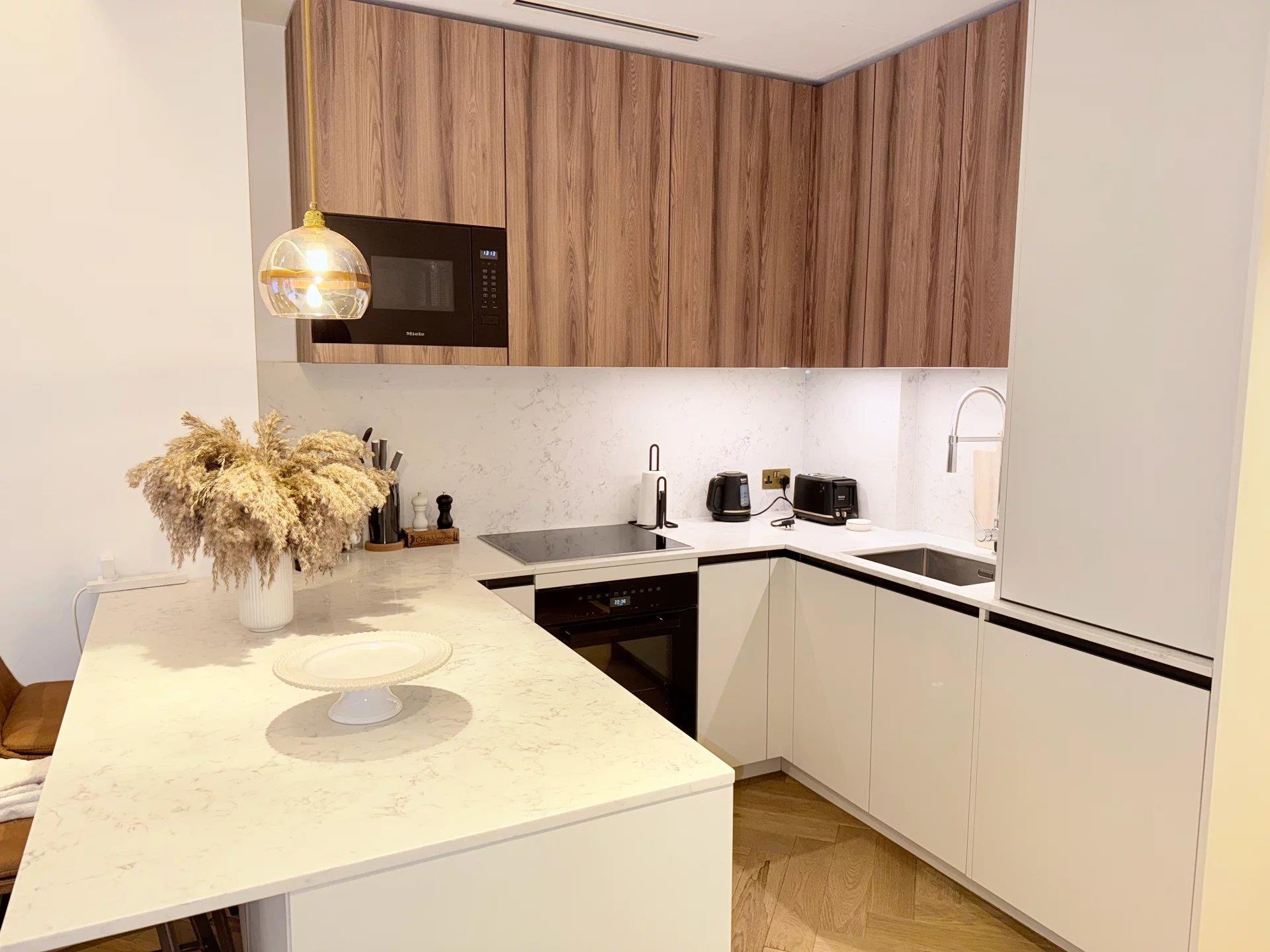 London | Apartment | 1 Bedrooms | 1 Bathroom | 362 sqft plus 300 sqft Terrace | £1.175M| Ref: 855775