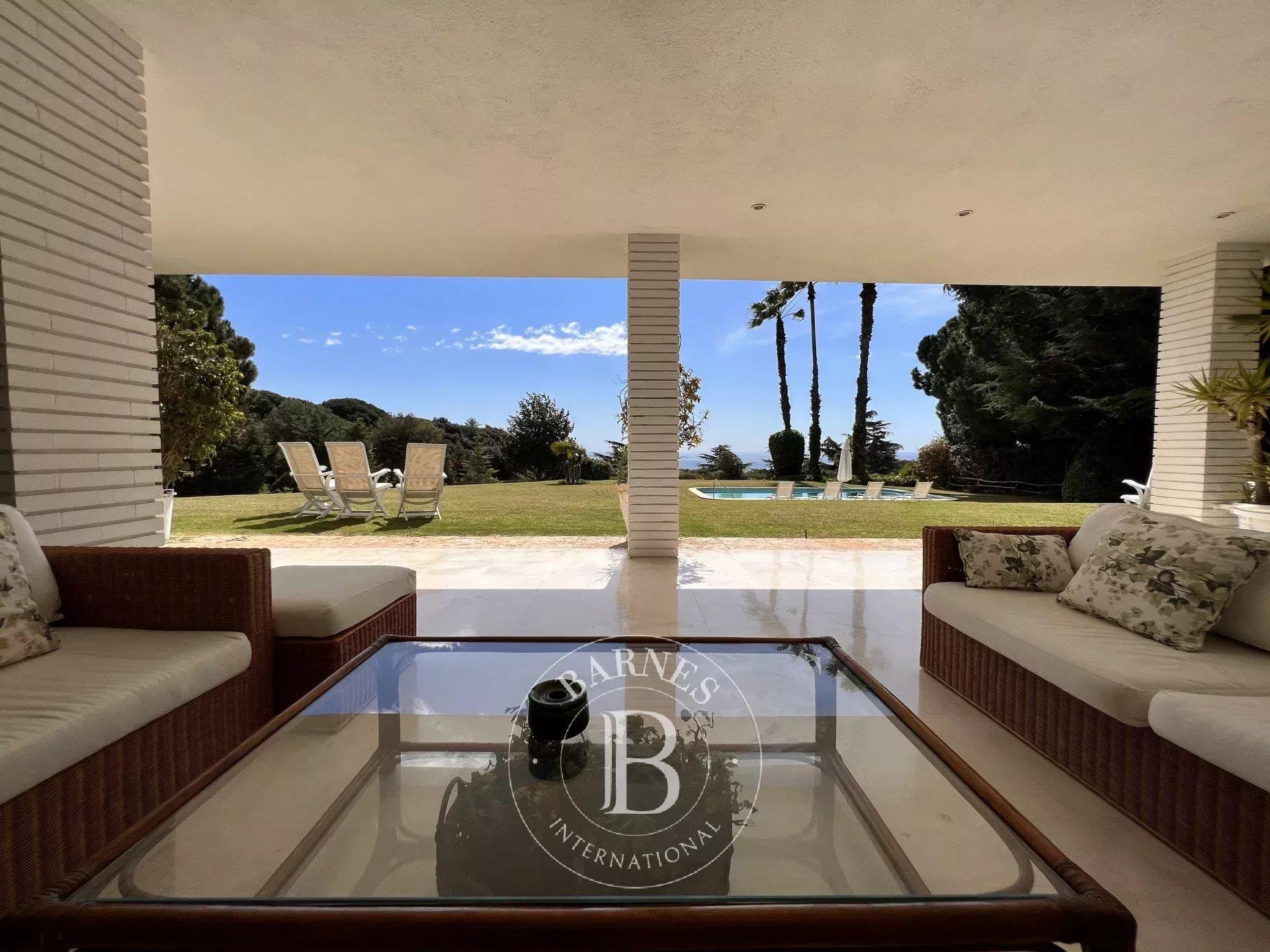 Villa with sea views for sale in Sant Andreu de Llavaneres.