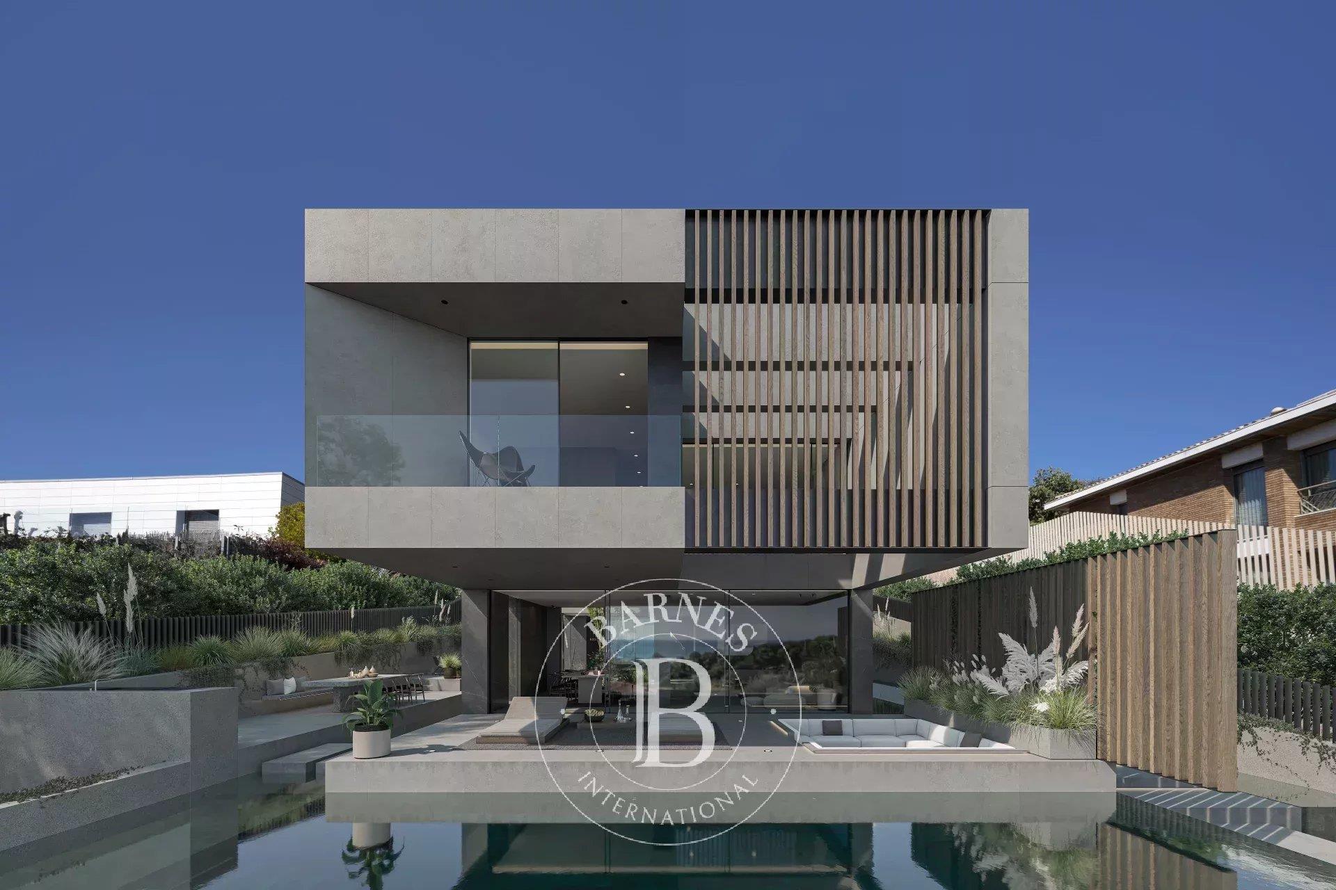 High-End villa with a pool and sea views in Teià, just a few minutes from Barcelona.