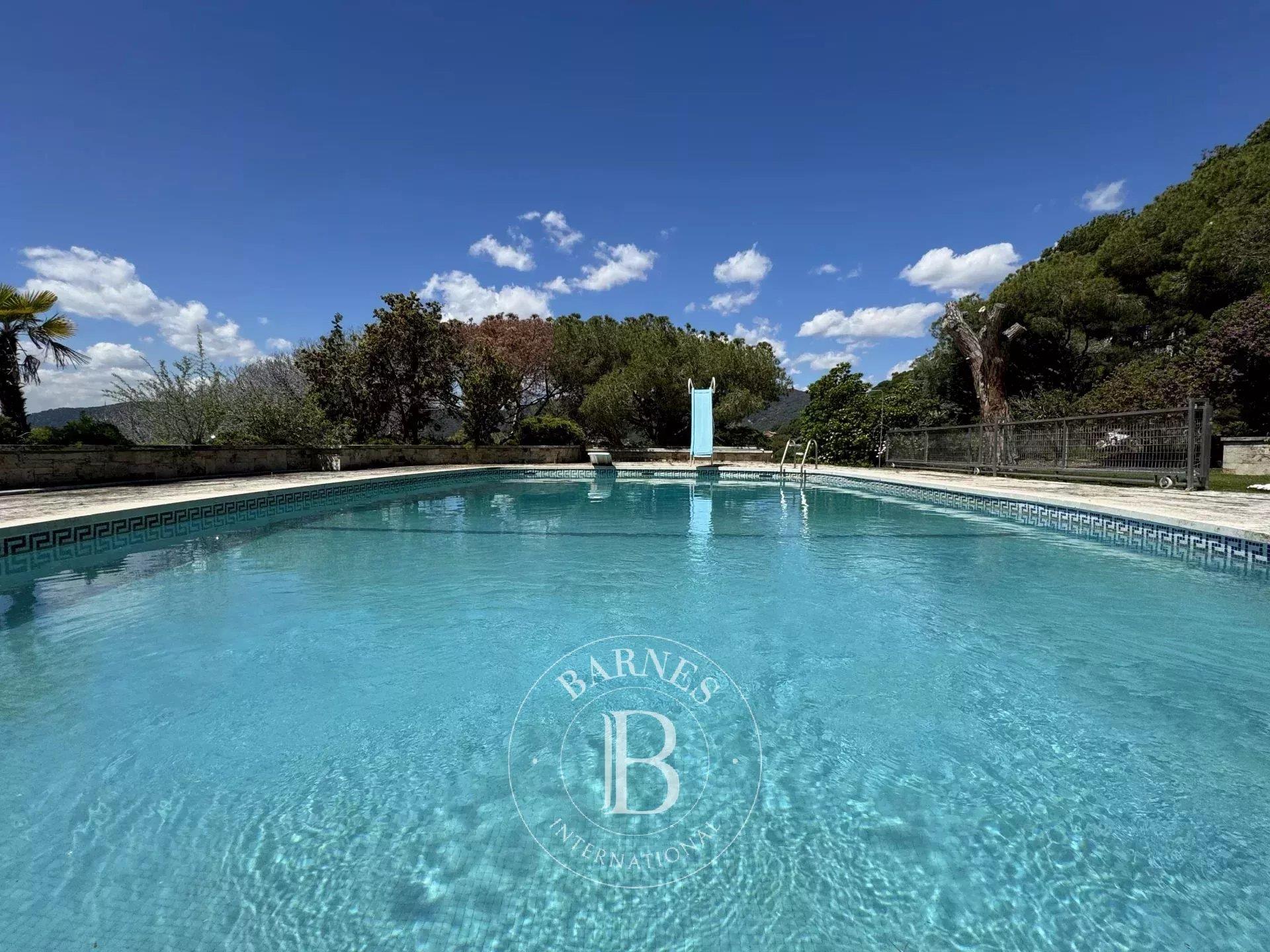 Exclusive property with sea views