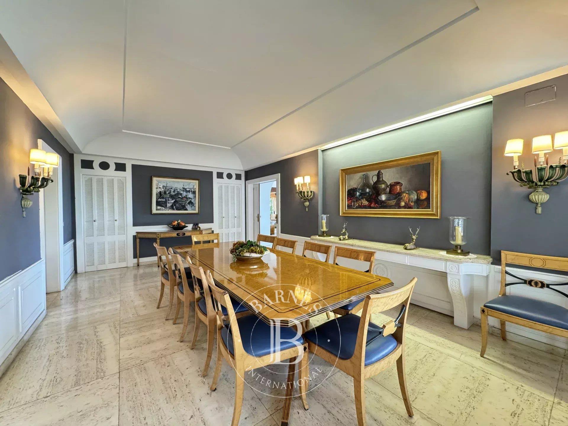 Exclusive property with sea views