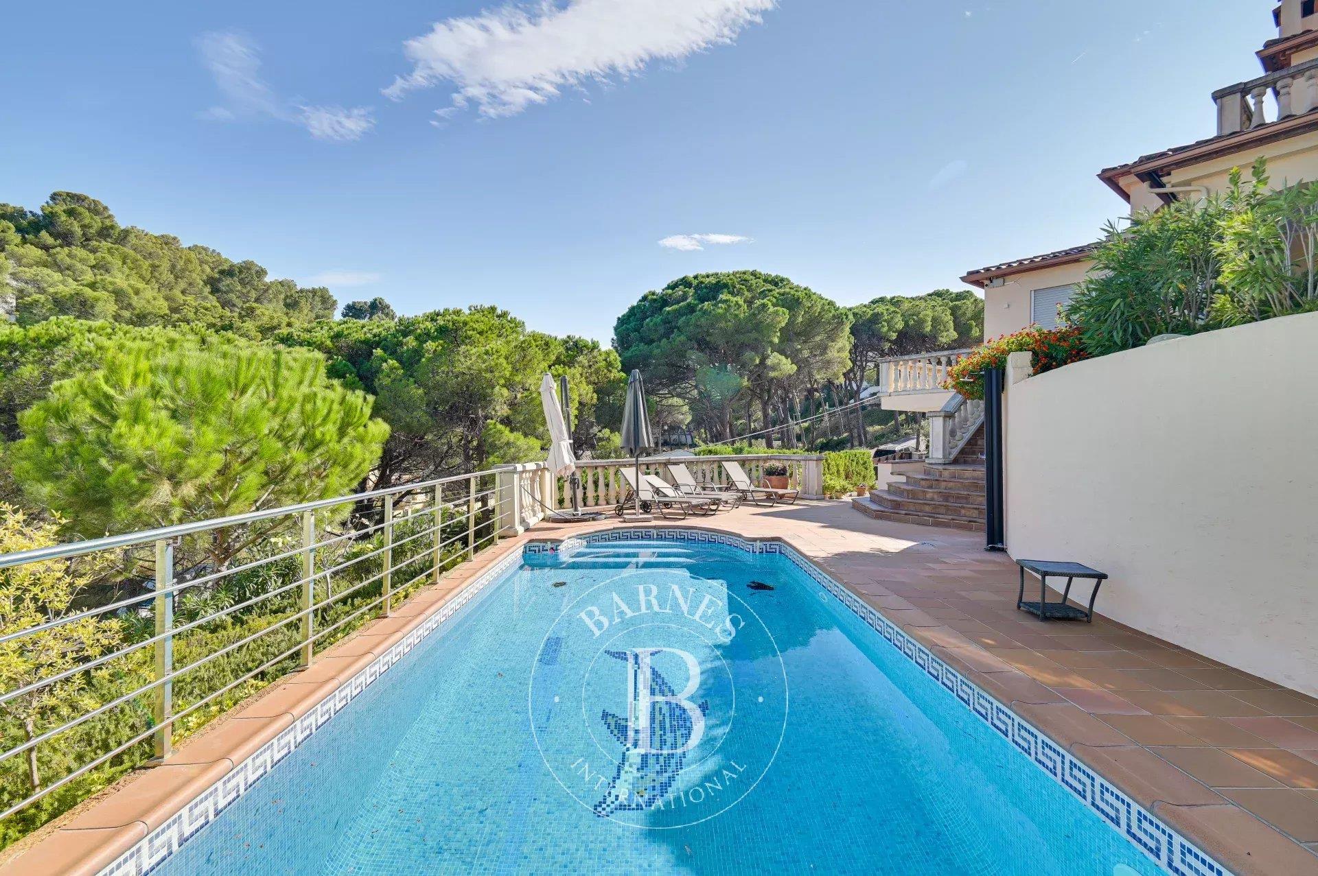 Contemporary villa with sea views in Pals, Costa Brava
