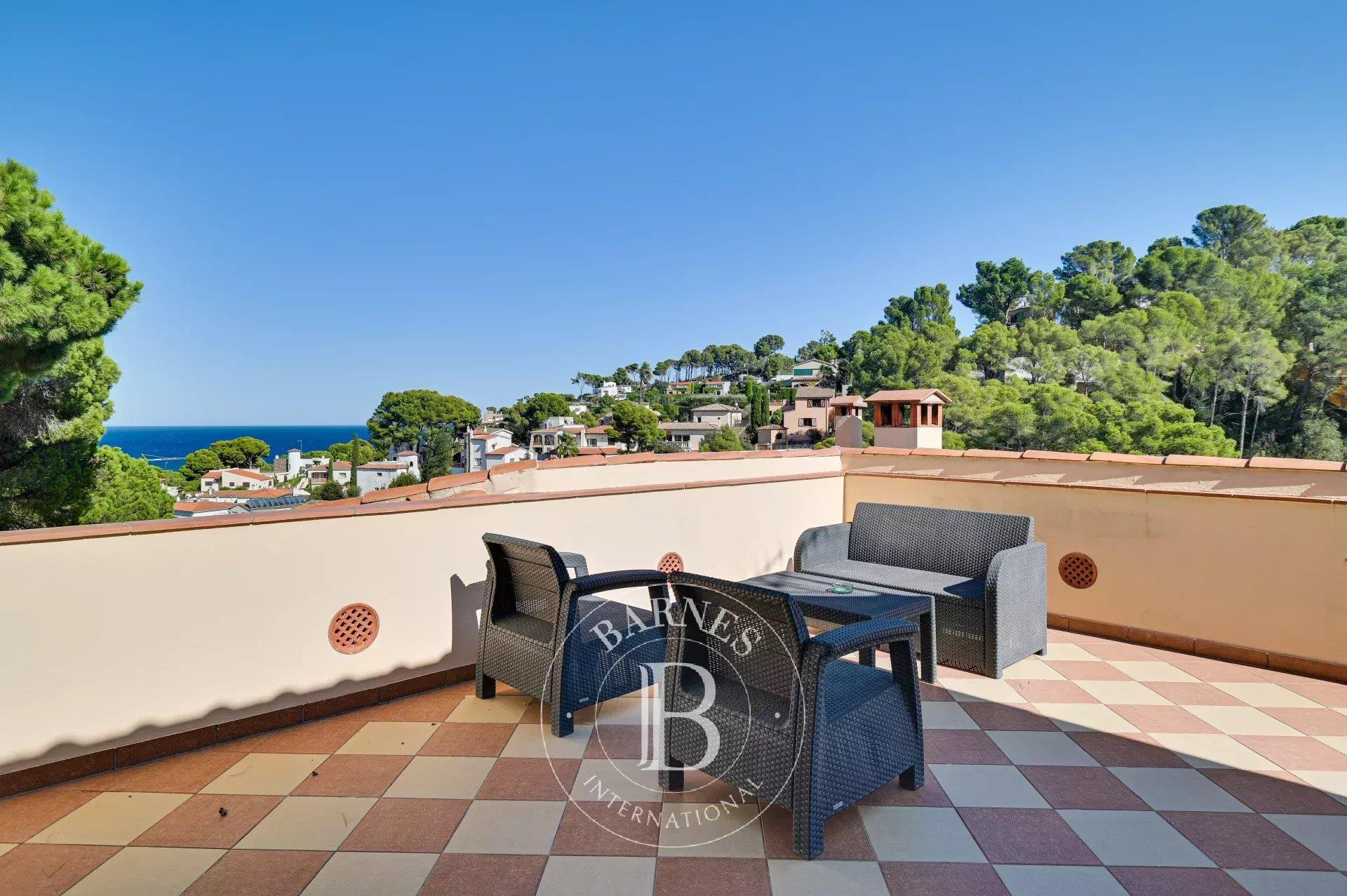 Contemporary villa with sea views in Pals, Costa Brava