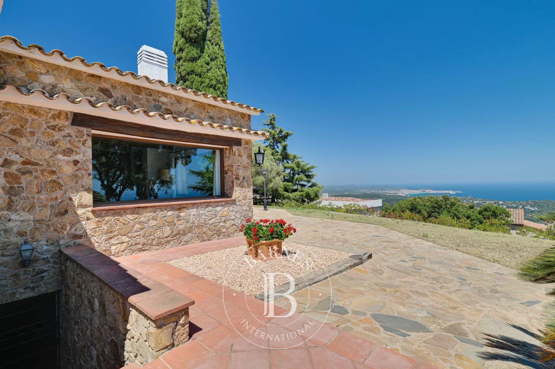 Prestigious villa with sea views in Platja d'aro, Costa Brava