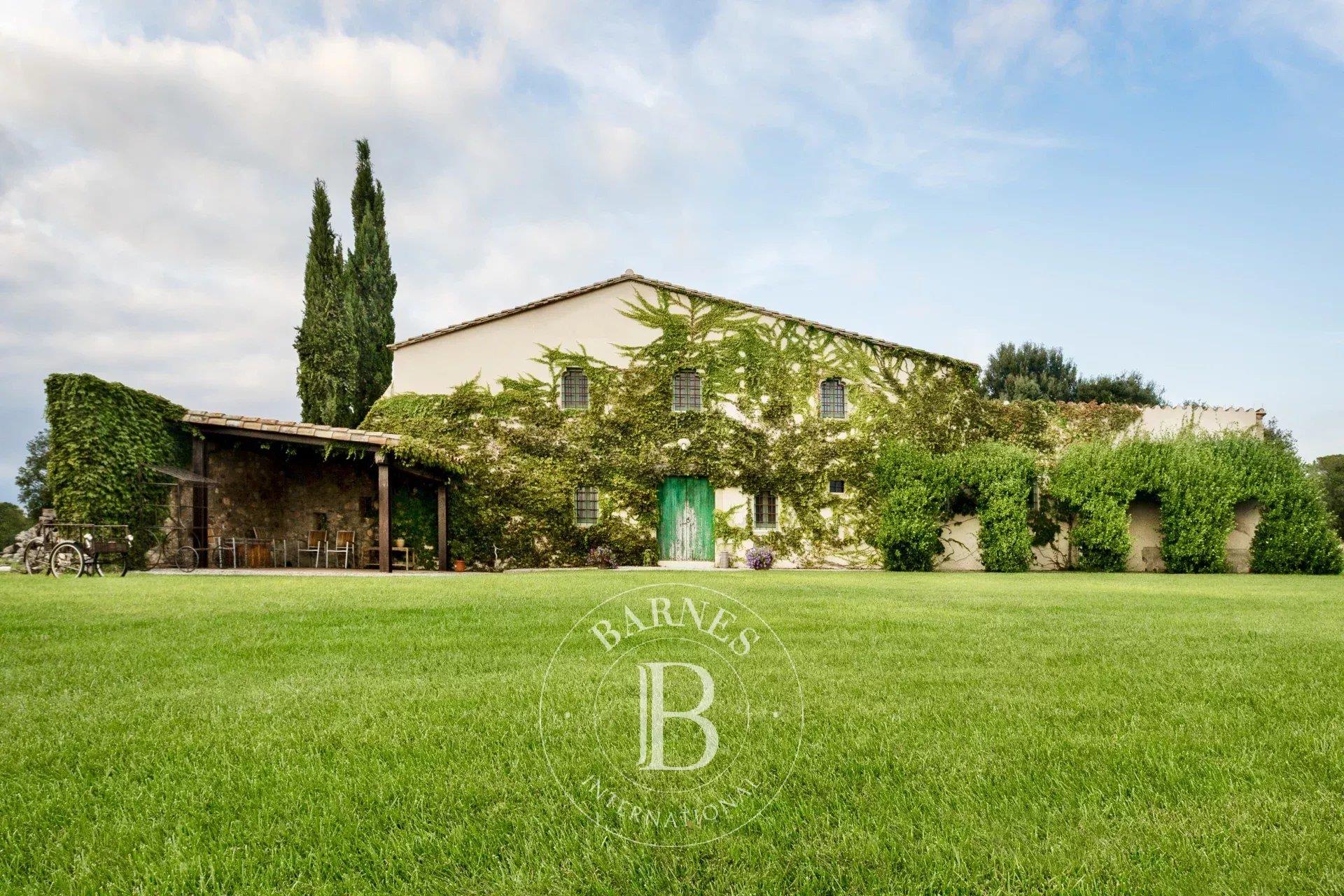 Renovated 13th-Century Country House with Horse Stables, Just 15 Minutes from Costa Brava Beaches an