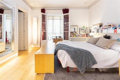Exquisites 3-Schlafzimmer-Haus zum Verkauf im angesehenen Eixample Rechts von Barcelona
