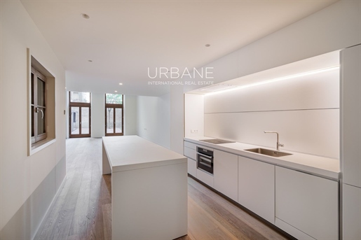 Spectacular Renovated Duplex Apartment with Terrace for Sale in Eixample, 3 Bedrooms and 3 Baths
