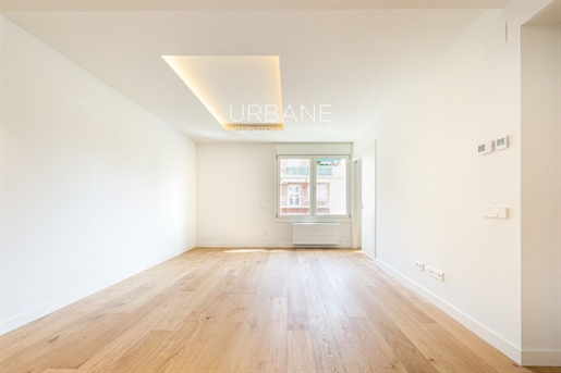 Exquisito piso de 3 habitaciones en edificio renovado en Eixample, Barcelona