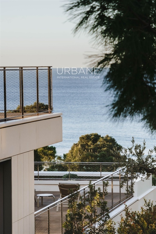 Seafront Paradise:Luxus-Strandapartment in erster Reihe von Tarragona