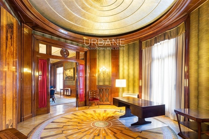 Spectacular classic apartment for sale to reform in Eixample