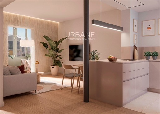 Luxury Apartments in Barcelona: Renovated Building in Eixample with 3 Bedrooms and 2 Baths