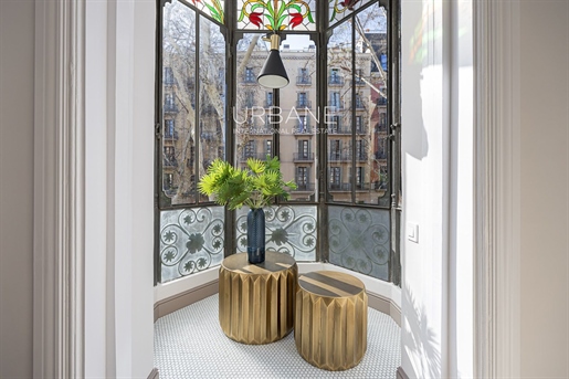 Luxuriöse 2-Zimmer, 2-Badezimmer Wohnung mit Balkon in San Antoni, Barcelona