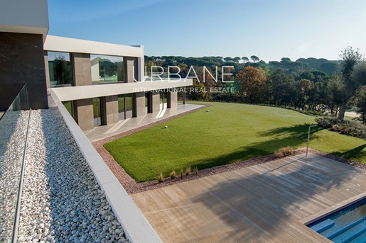 Besitzen Sie eine außergewöhnliche 1300 m2 große Luxusvilla in einem der besten Golfresorts Spaniens
