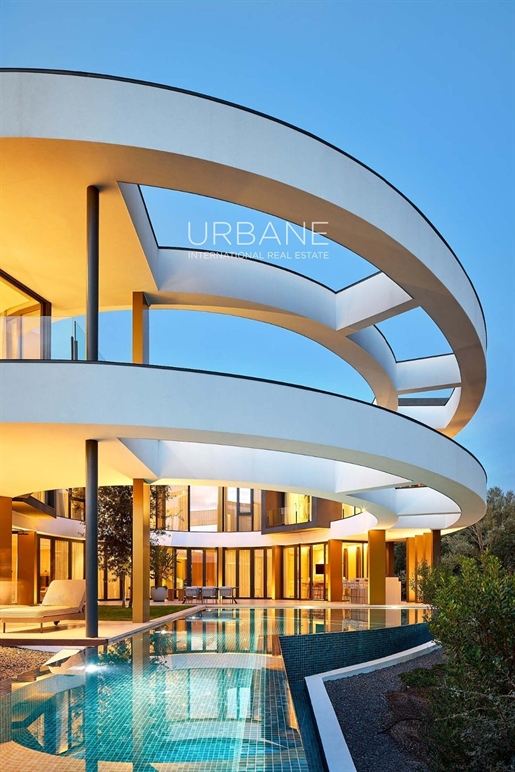 Luxurious Architectural Gem with Panoramic Views | Exclusive Residence