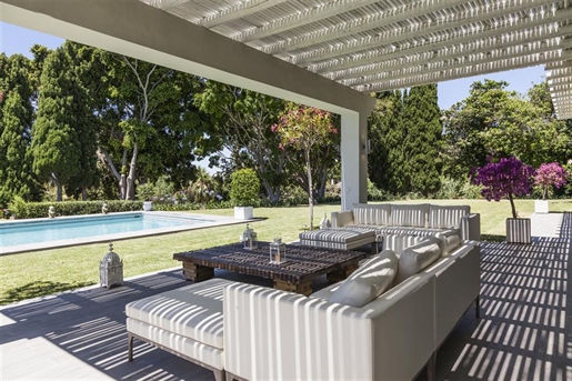 Detached Villa en venta en Nagüeles, Marbella