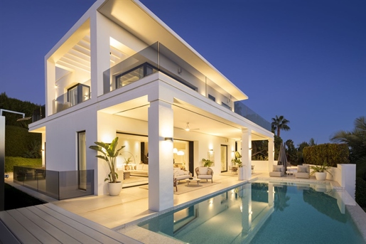 Detached Villa en venta en Nagüeles, Marbella