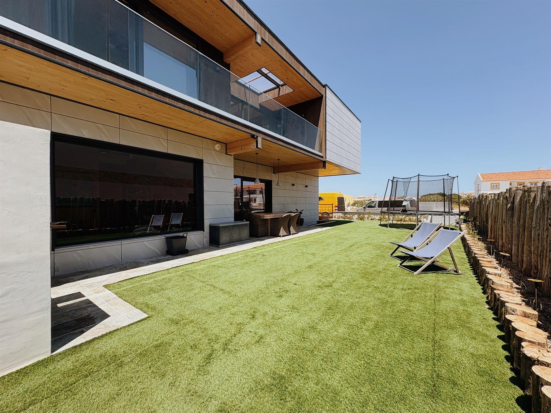 Modern Family Home in the Heart of Sagres