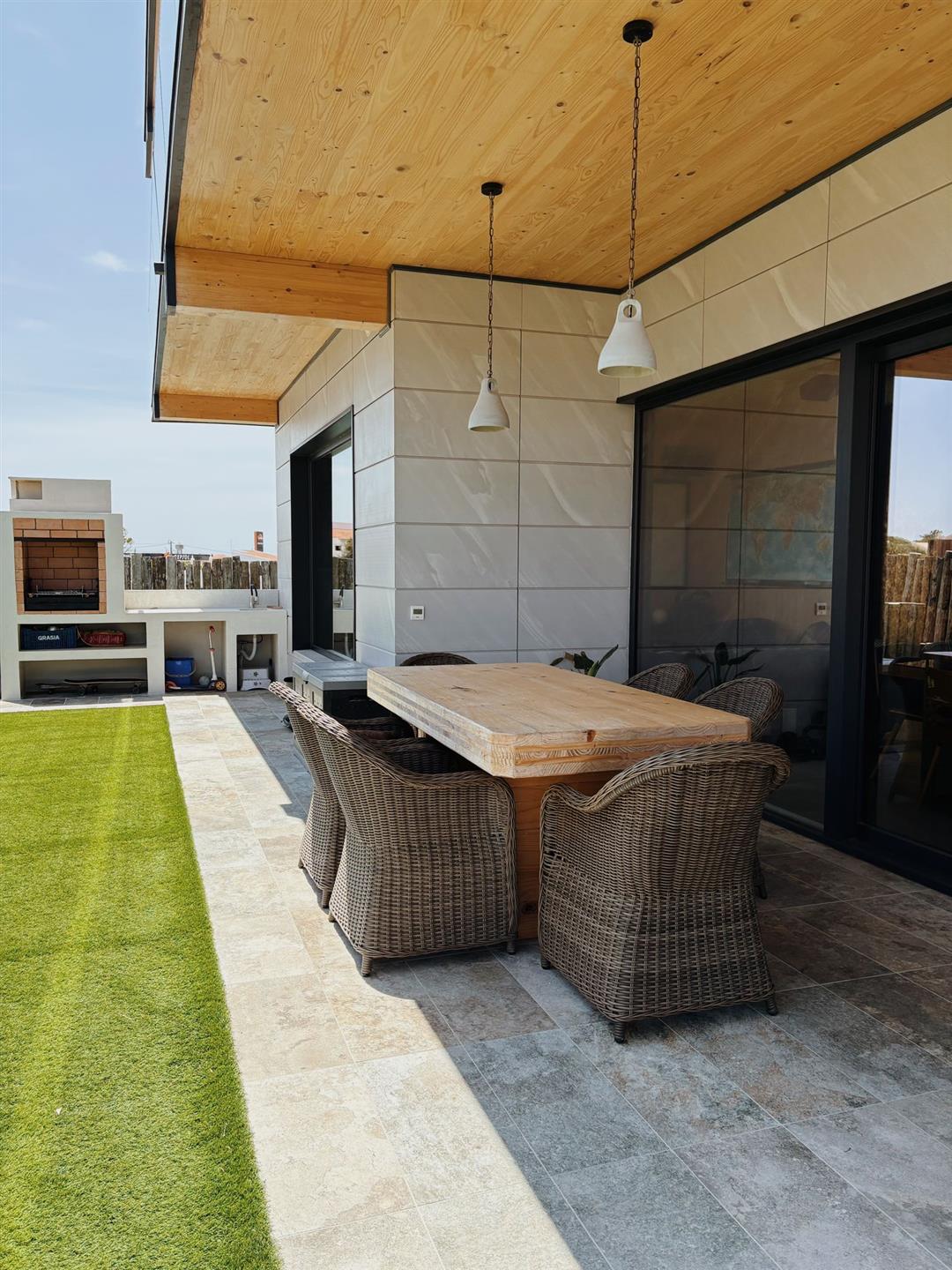 Modern Family Home in the Heart of Sagres