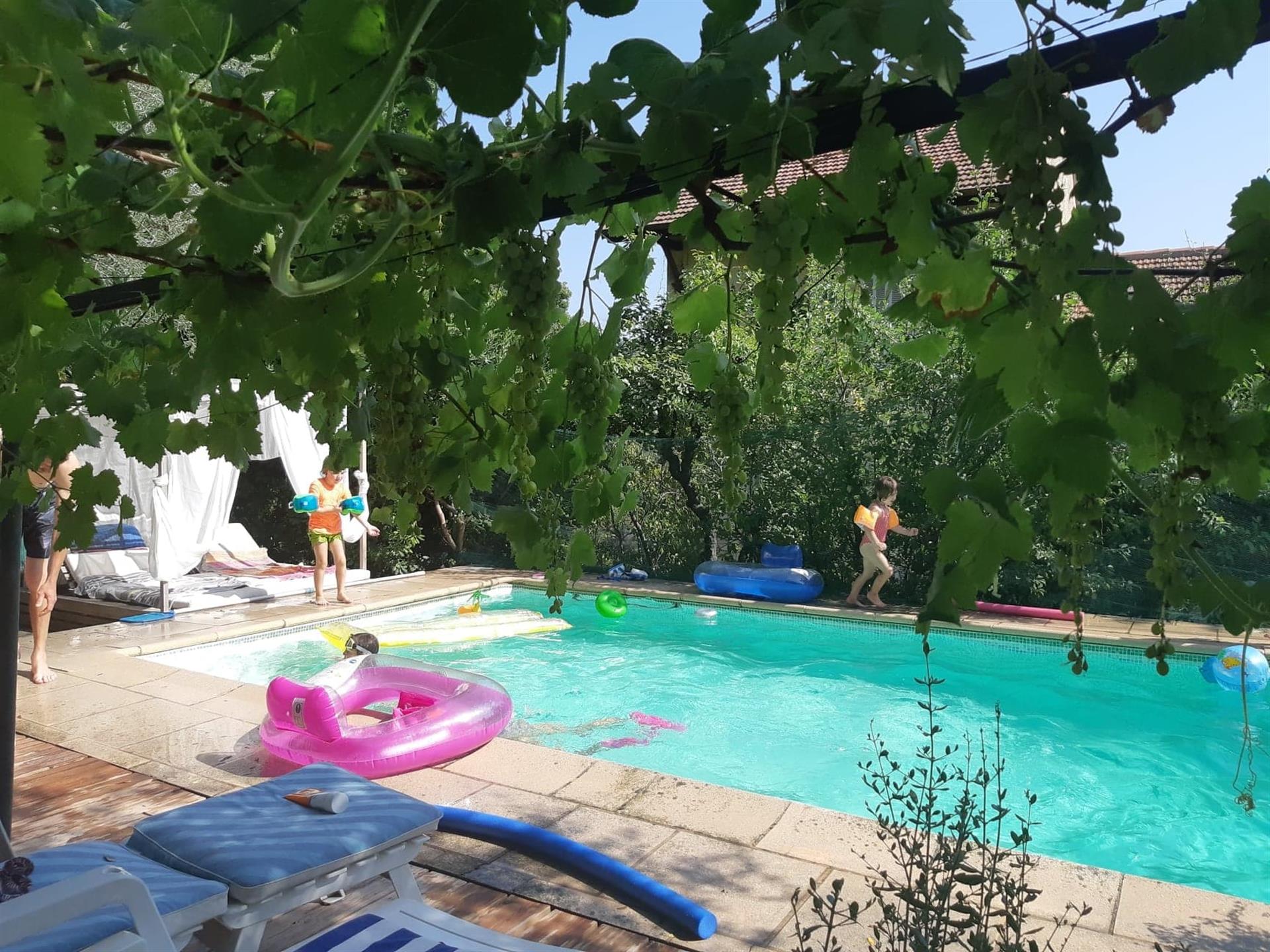 Autentična seoska kuća iz 19. stoljeća s terasama i gîteima