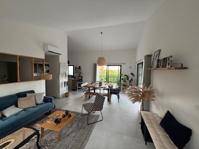 Casa nova mobilada com vista panorâmica, terraço e pérgula bioclimática
