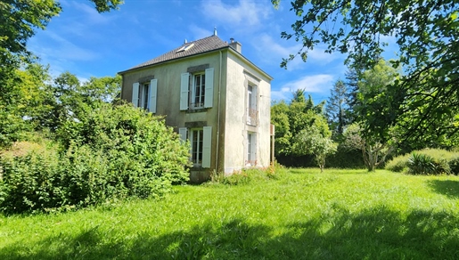 Maison des années 1900 à rénover sur un terrain de 5800 m2