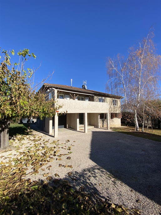 Villa de 180m² avec 1030m² de terrain et vue sur les Pyrénées