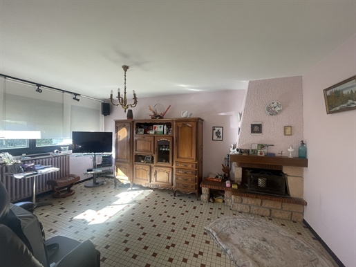 Ramonville Saint Agne: Near Marnac and its market, adorable house from 1968, on a plot of land