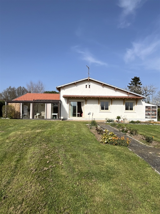 Villa 100m² with 1333m² of land and Pyrenees views