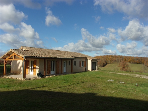 Villa from 2012 of 120m² with 1Ha7 of land including 5000m² buildable
