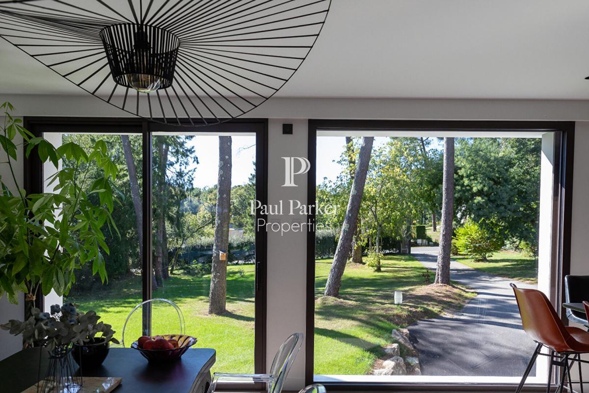 Architect-Designed Home with Heated Pool ? A Refined Retreat on the Edge of Vannes